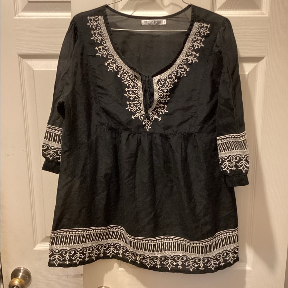 Mondetta Black Tunic with White Embroidery